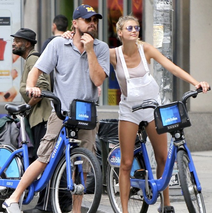 New York City Girlfriend Model Kiss Actor, PNG, 1089x1098px, New York City, Actor, Bicycle, Bicycle Accessory, Cycling Download Free