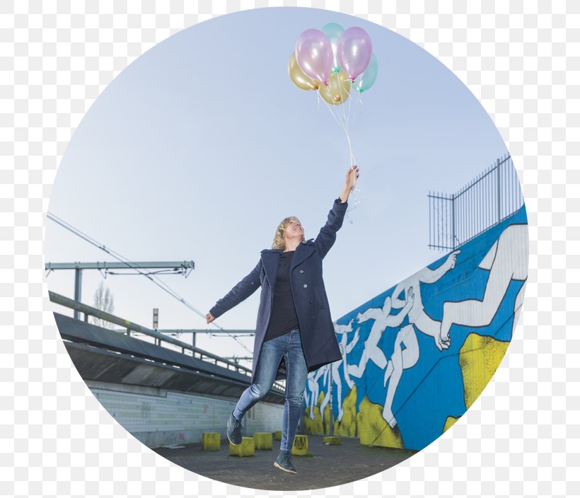 Studio Annemarie Mosterd Graphic Designer Kampen, Overijssel Vrouw Op Balkon, PNG, 696x704px, Graphic Designer, Balloon, Fun, Happiness, Human Behavior Download Free