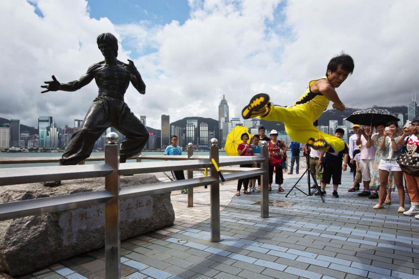 Statue Of Bruce Lee Bruce Lee's Fighting Method Flying Kick Actor Martial Arts, PNG, 1280x853px, Statue Of Bruce Lee, Actor, Bruce Lee, Chinese Martial Arts, Death Download Free