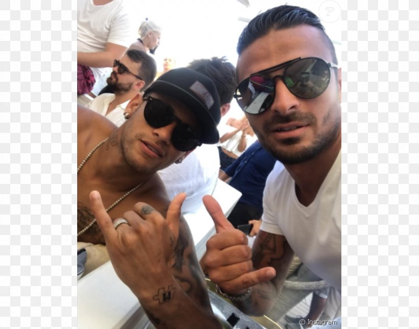 Neymar Les Marseillais Paris Saint-Germain F.C. Cours Julien Les Ch'tis, PNG, 950x747px, 2017, Neymar, Avenue Manon, Cours Julien, Eyewear Download Free